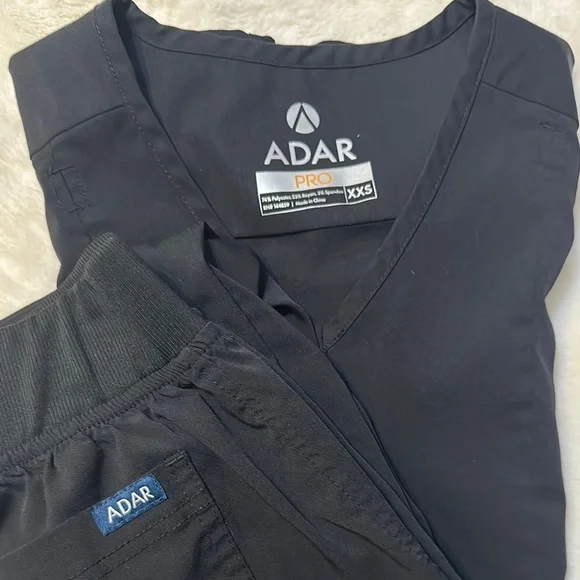 Adar Women’s Black Scrub Set - Picture 6 of 6